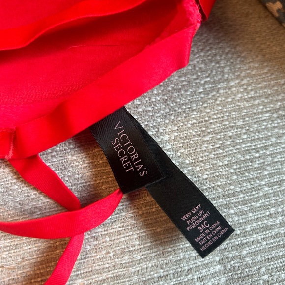 Victoria’s Secret Lace “Very Sexy Push-up” Bra - Picture 8 of 10